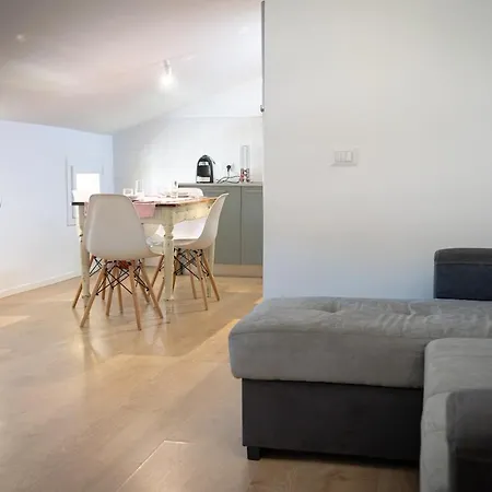 Scalino 66 Del Teatro