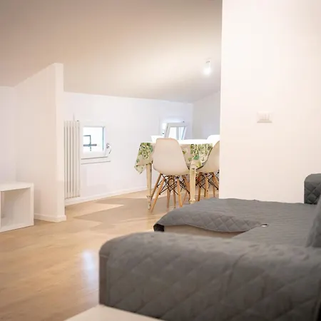 Scalino 66 Del Teatro * צ'זנה