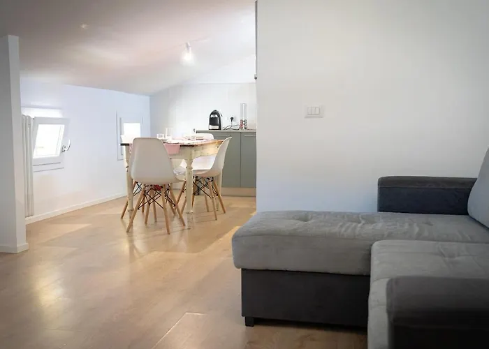 Scalino 66 Del Teatro